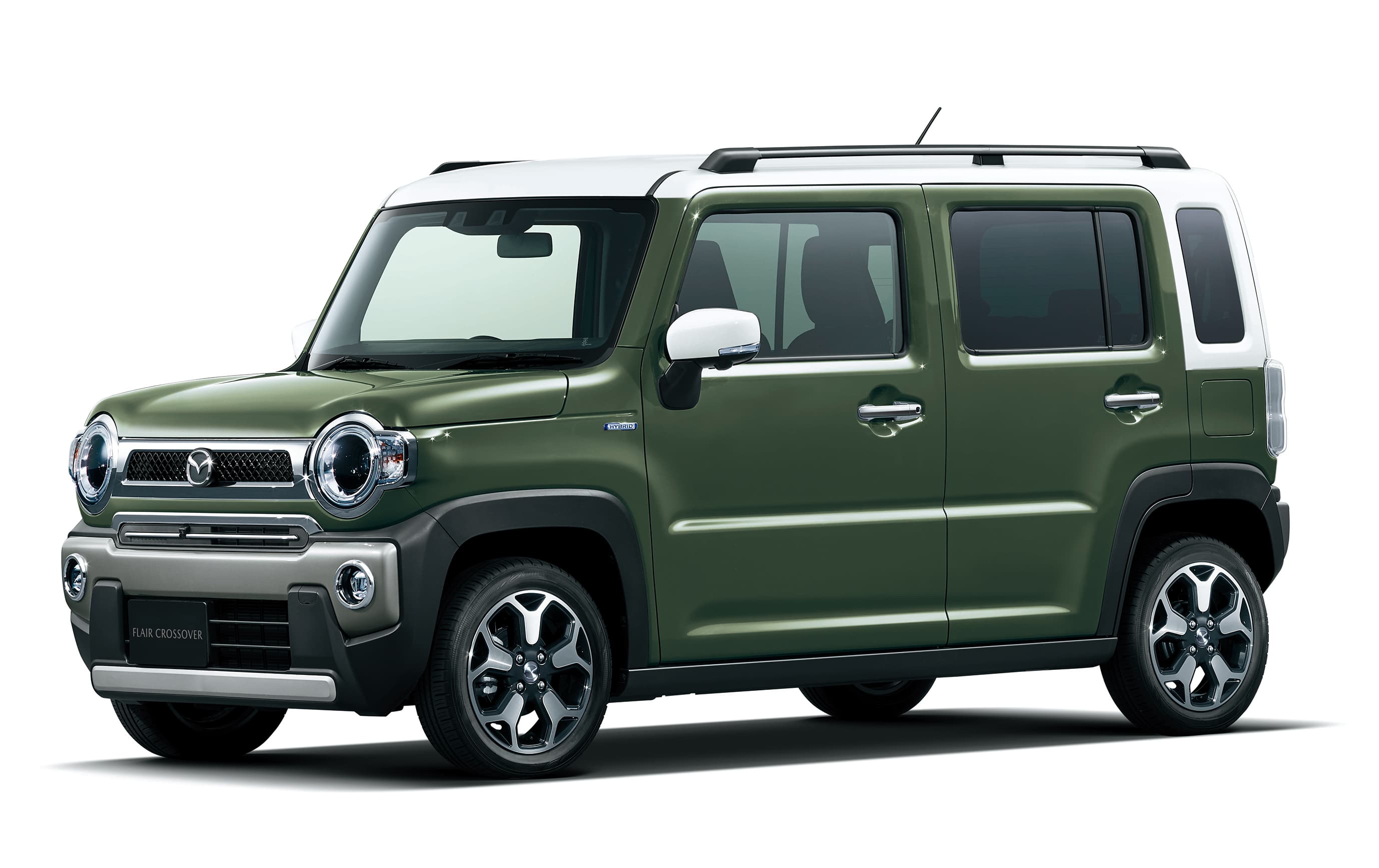 特別仕様車「SPECIAL」は内外装にシルバーやメッキを使用し、上質感を高めている。