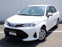 カローラアクシオ　４ＷＤ