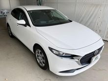 MAZDA3セダン