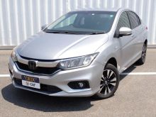 グレイス ハイブリッド 4WD