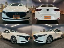 MAZDA3セダン
