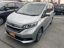 フリードハイブリッド