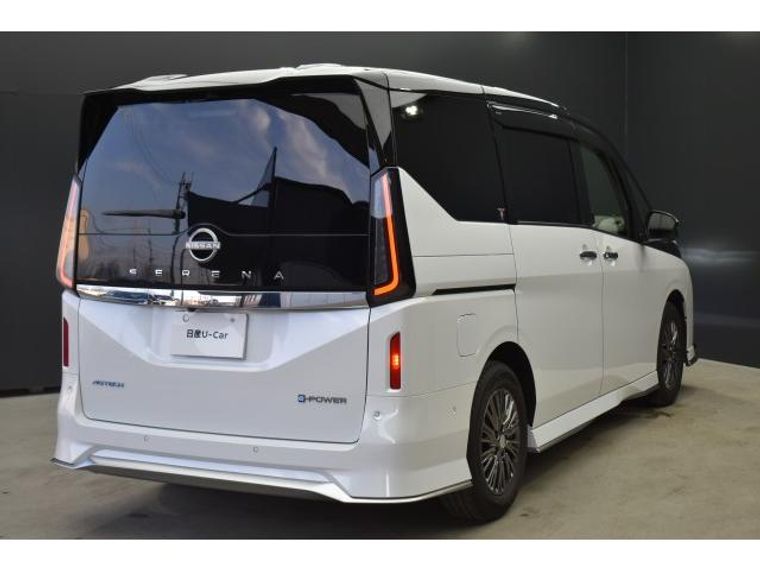 中古車カーリース 日産 セレナ 2024年式 プリズムホワイト3P