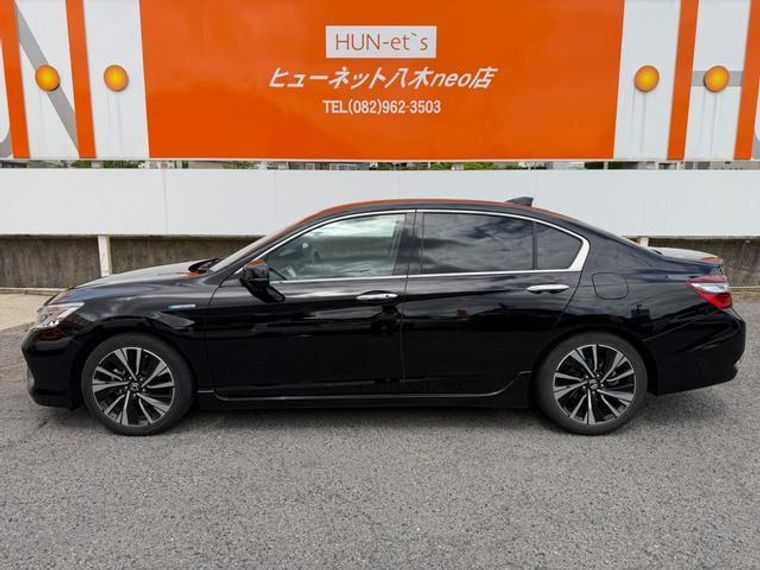 carousel-main-2