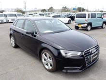 MAZDA3 セダン