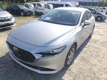 MAZDA3 セダン