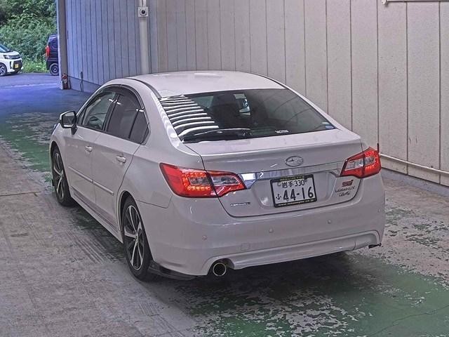 中古車カーリース スバル レガシィ B4 2017年式 パール 走行距離64,040