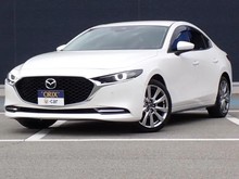 MAZDA3 セダン