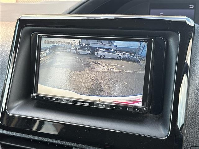 carousel-main-4